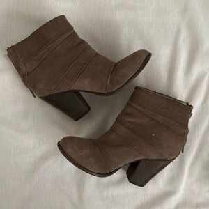 Steve Madden Arrena Suede Boots, Size 6.5